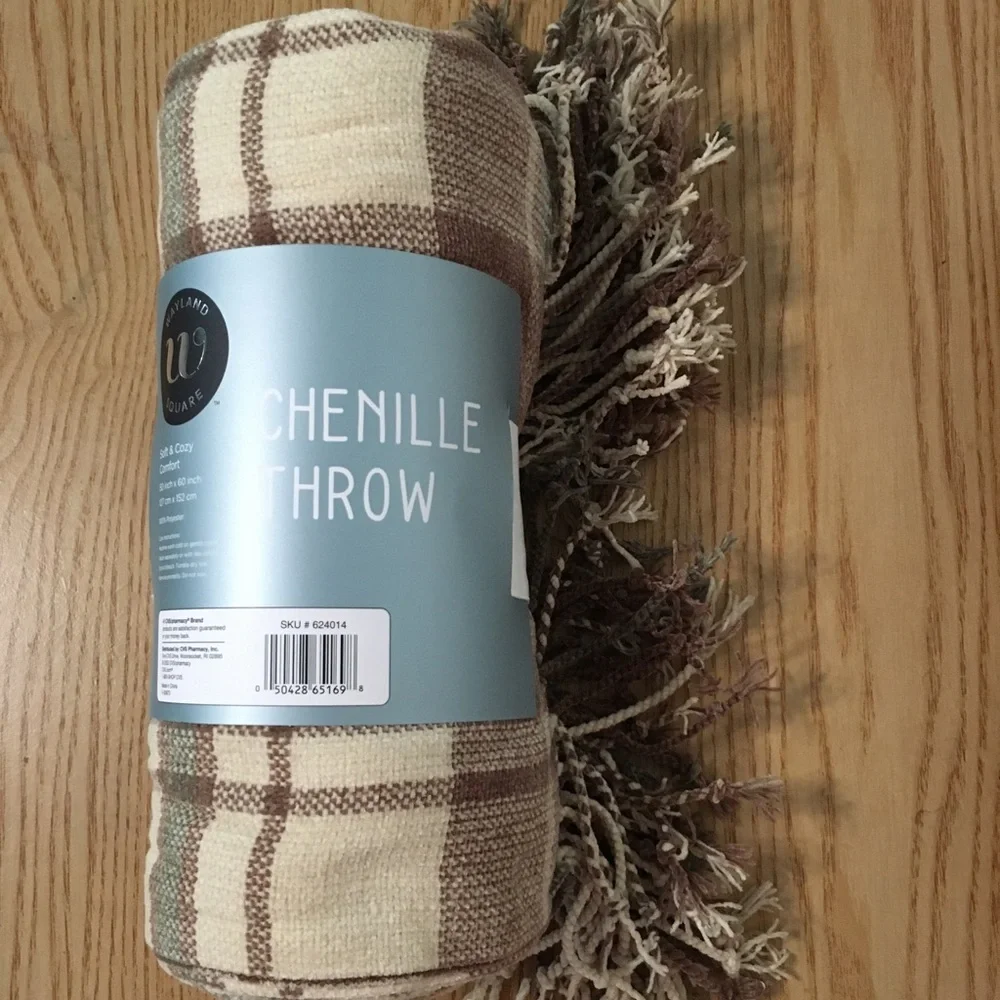 New 1 Chenille Throw Blanket Pick Between Plaid Tan or Light Brown Khaki Tan